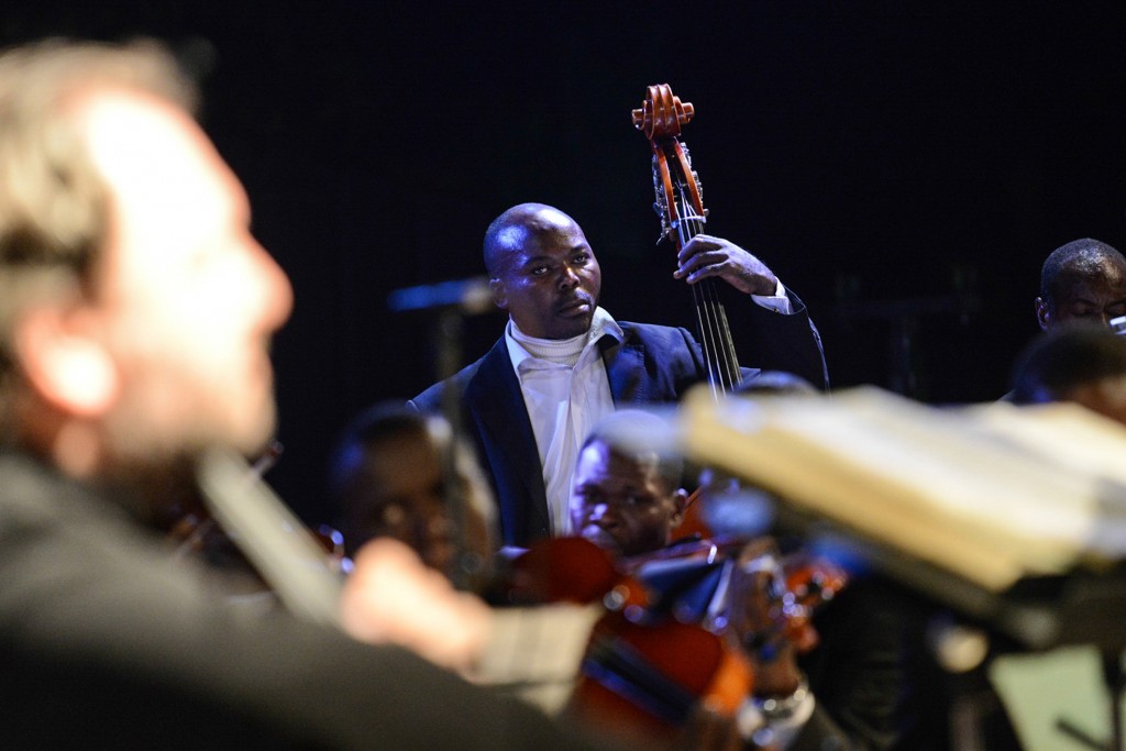 La symphonie Kimbaguiste est l'une des seule orchestre symphonique de la RDC , dont la Princesse de Monaco à fait personnellement le déplacement en RDC, pour entendre sa melodie  .